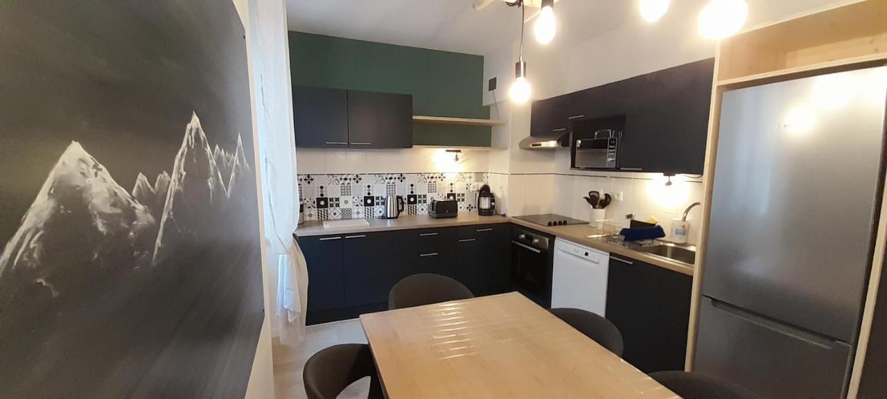 Tres Bel Appartement T3 Hyper Centre Entierement Renove En 2022 Люс-Сен-Совёр Экстерьер фото